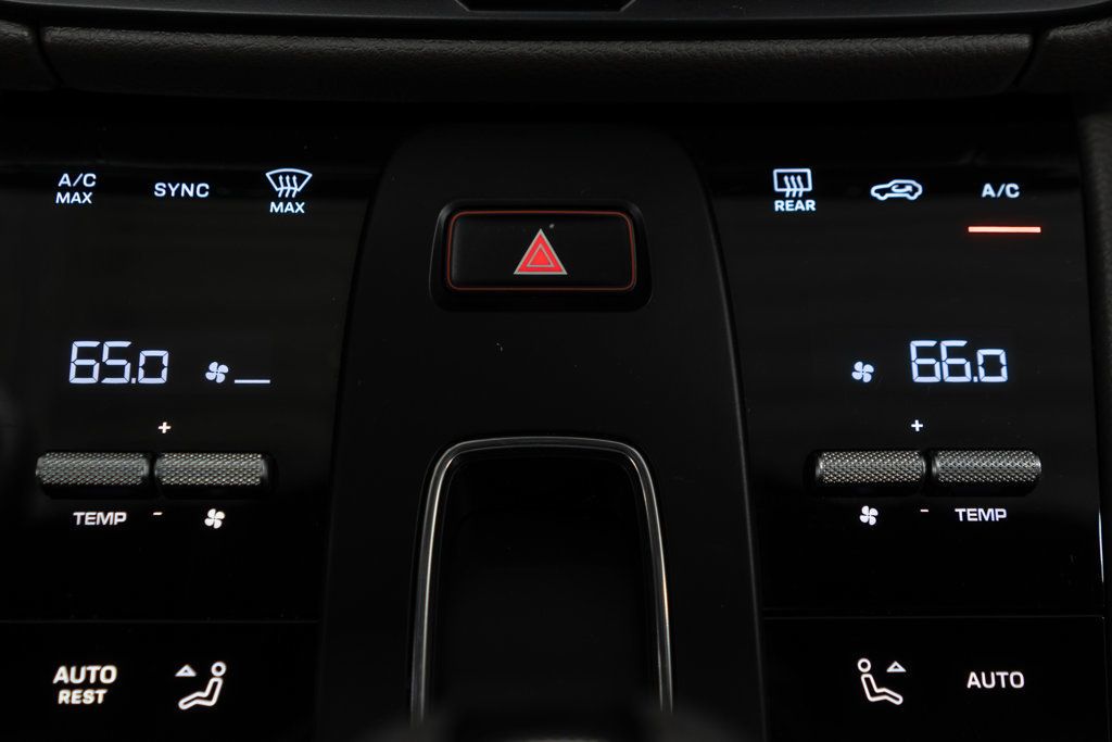 2024 Porsche Macan Base photo 26