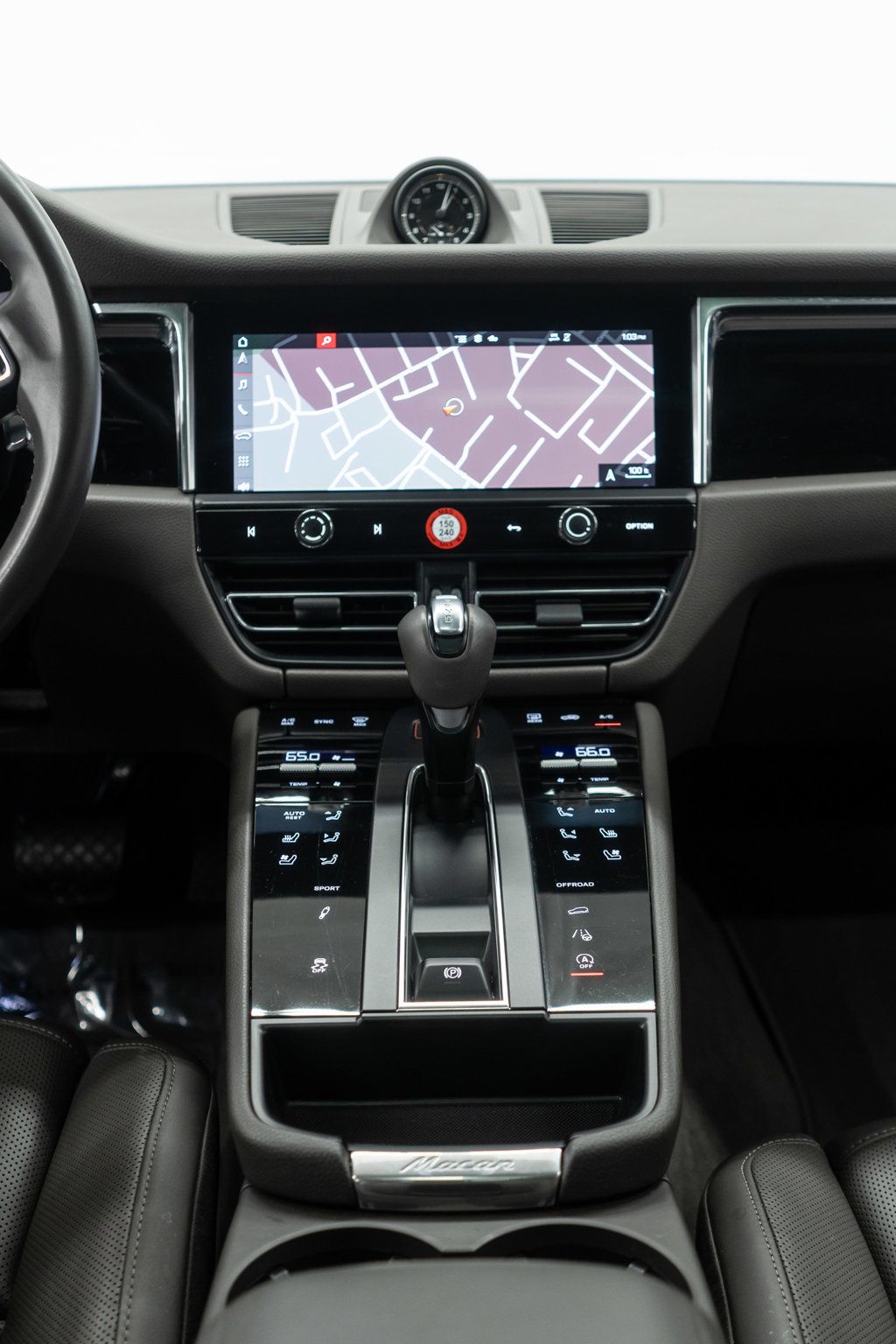 2024 Porsche Macan Base photo 28