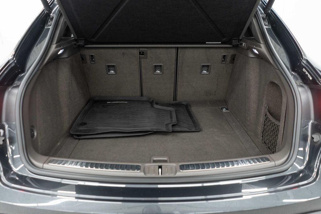 2024 Porsche Macan Base photo 30