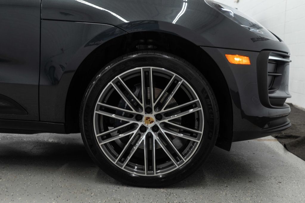 2024 Porsche Macan Base photo 35