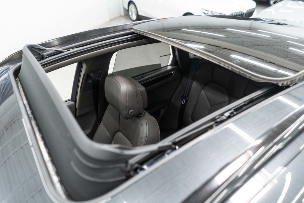 2024 Porsche Macan Base photo 46