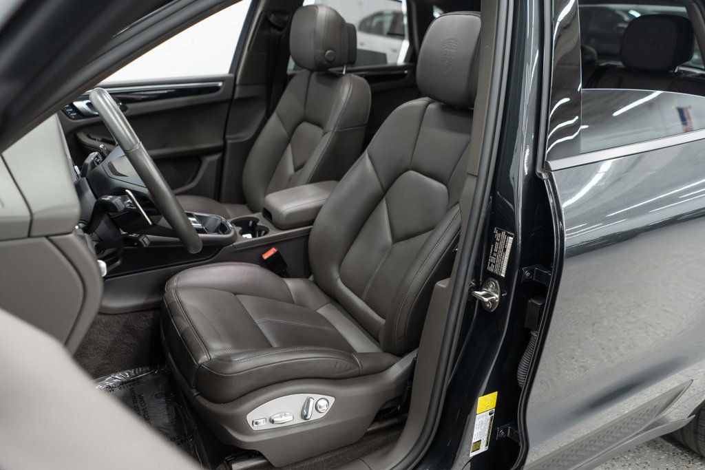2024 Porsche Macan Base photo 9
