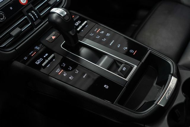 2024 Porsche Macan Base - 22937480 - 16