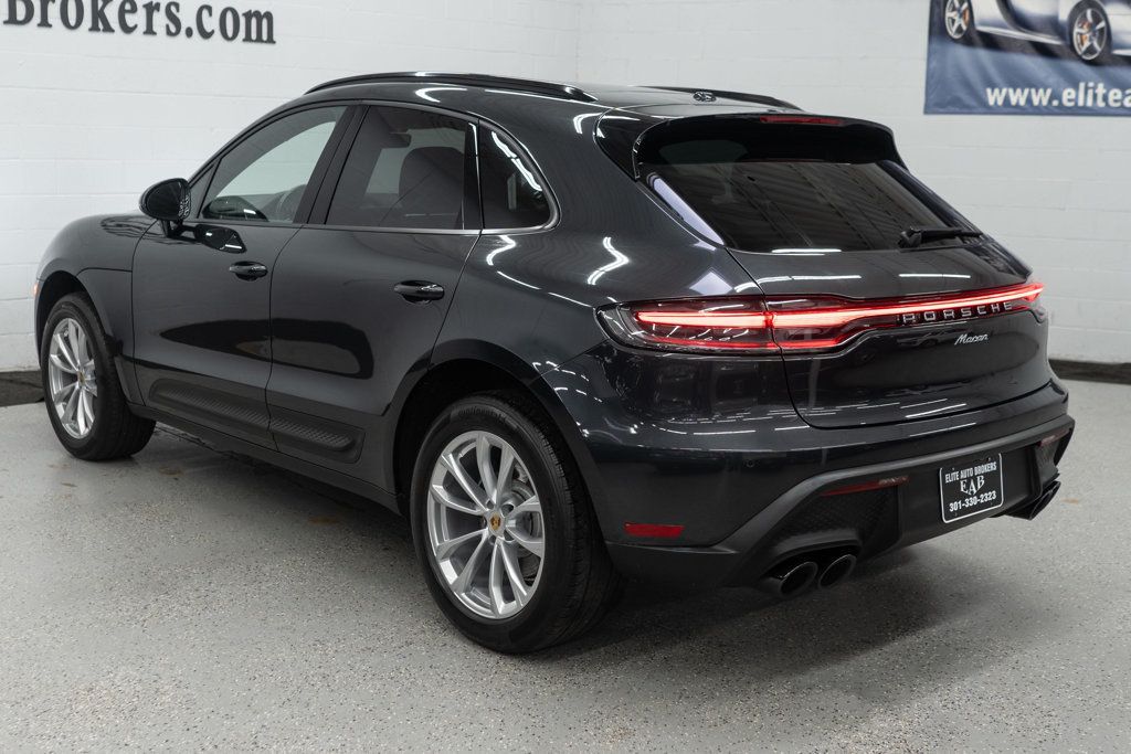 2024 Porsche Macan Base photo 3