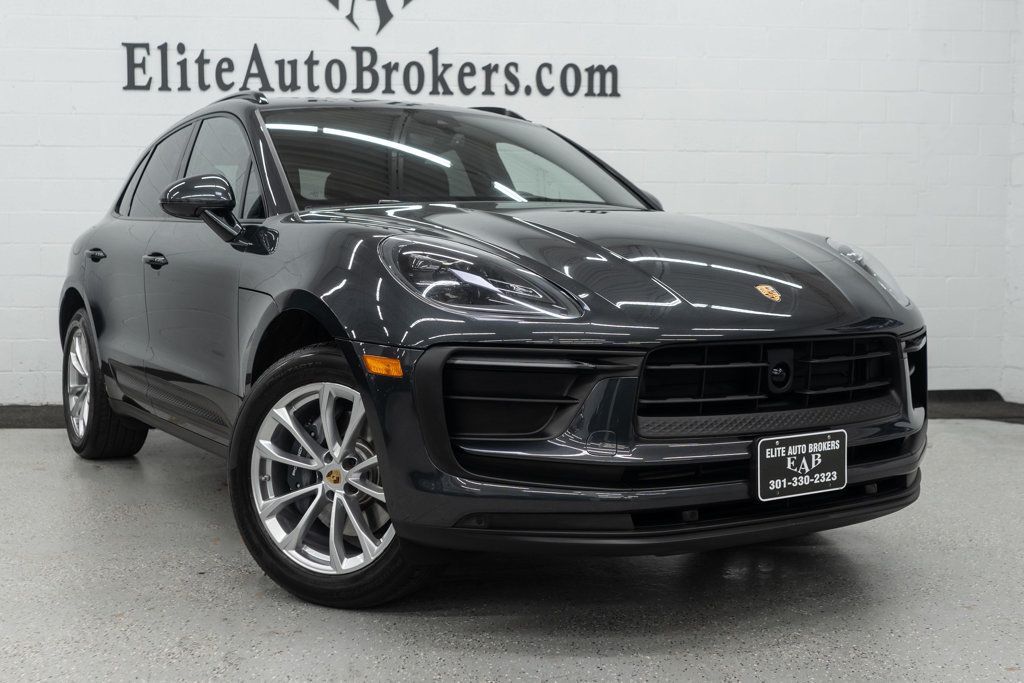 2024 Porsche Macan Base photo 4