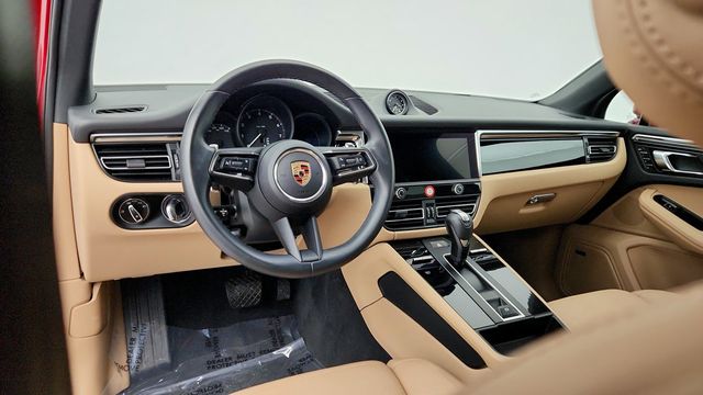 2024 Porsche Macan Base w/ Premium+ Pkg, 21’’ Wheels, Surround View & Bose S Sound - 22955765 - 12