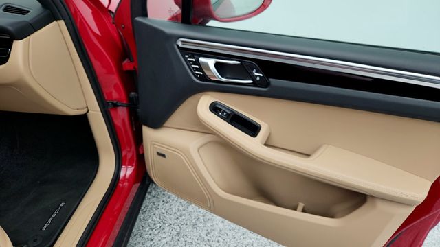 2024 Porsche Macan Base w/ Premium+ Pkg, 21’’ Wheels, Surround View & Bose S Sound - 22955765 - 25