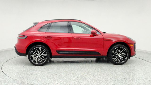 2024 Porsche Macan Base w/ Premium+ Pkg, 21’’ Wheels, Surround View & Bose S Sound - 22955765 - 3