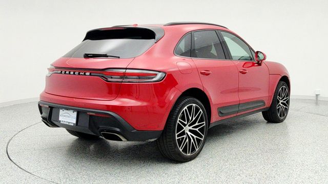 2024 Porsche Macan Base w/ Premium+ Pkg, 21’’ Wheels, Surround View & Bose S Sound - 22955765 - 4