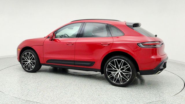 2024 Porsche Macan Base w/ Premium+ Pkg, 21’’ Wheels, Surround View & Bose S Sound - 22955765 - 6