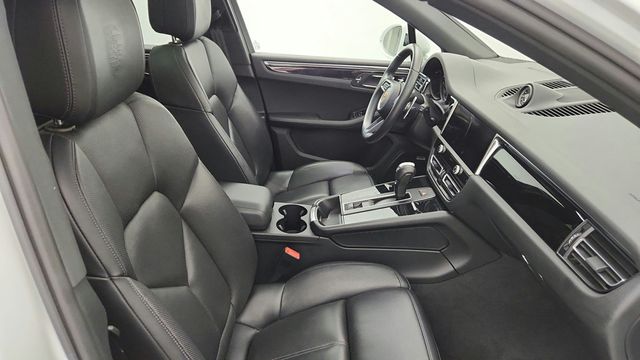 2024 Porsche Macan Base w/ Premium Plus Package & Surround View - 23044585 - 22