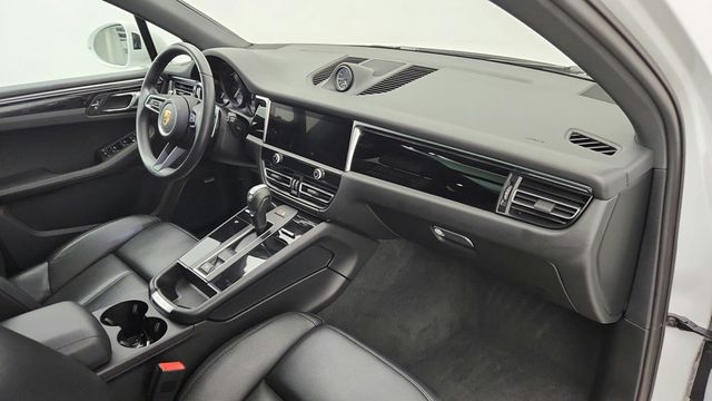2024 Porsche Macan Base w/ Premium Plus Package & Surround View - 23044585 - 23