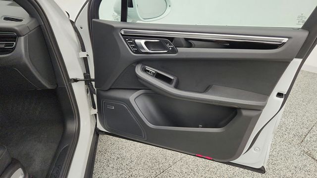 2024 Porsche Macan Base w/ Premium Plus Package & Surround View - 23044585 - 24