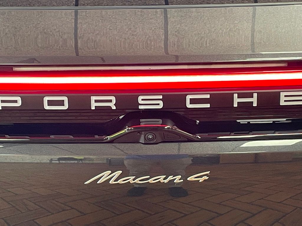 2024 Porsche Macan Electric 4 photo 13