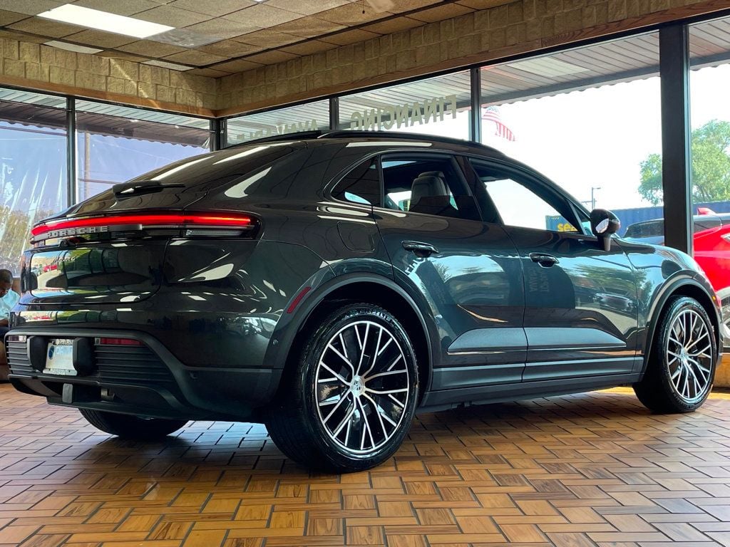 2024 Porsche Macan Electric 4 photo 14