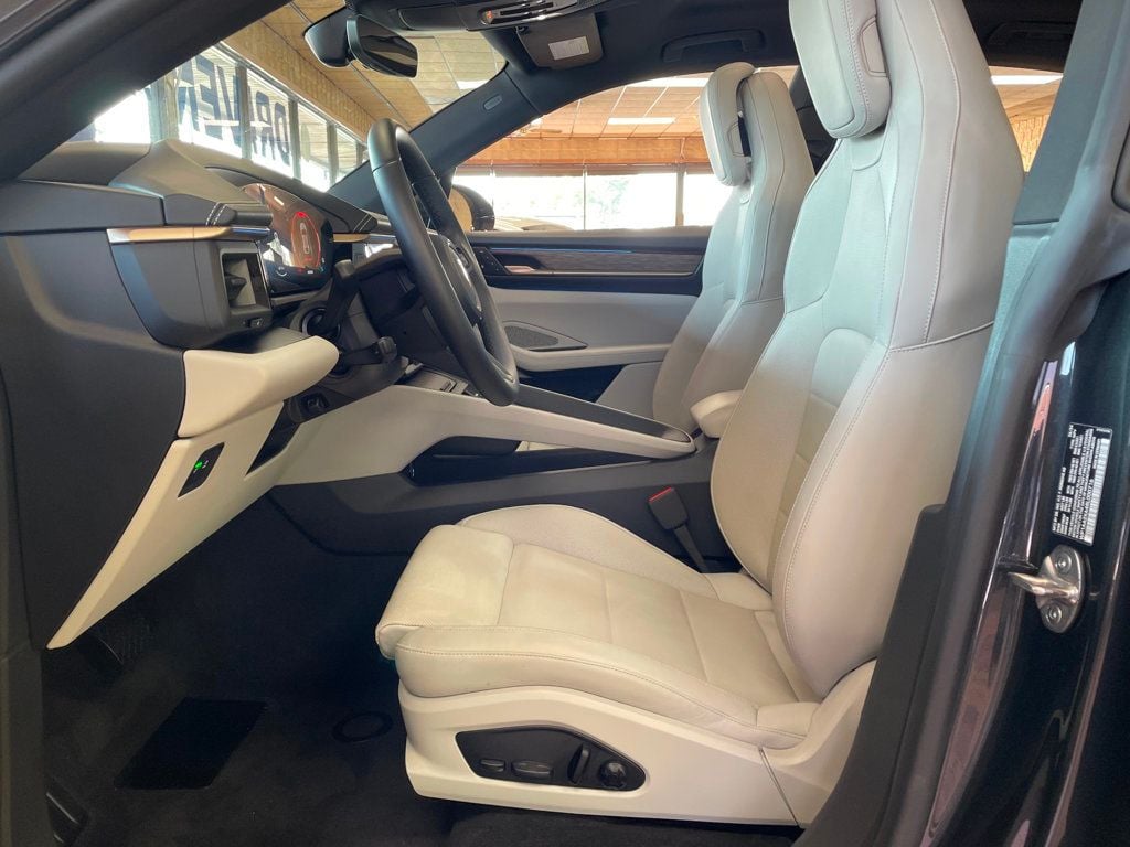 2024 Porsche Macan Electric 4 photo 18