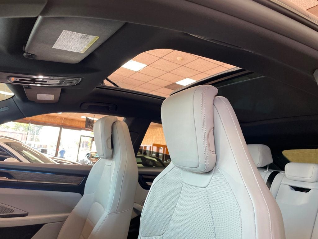 2024 Porsche Macan Electric 4 photo 19