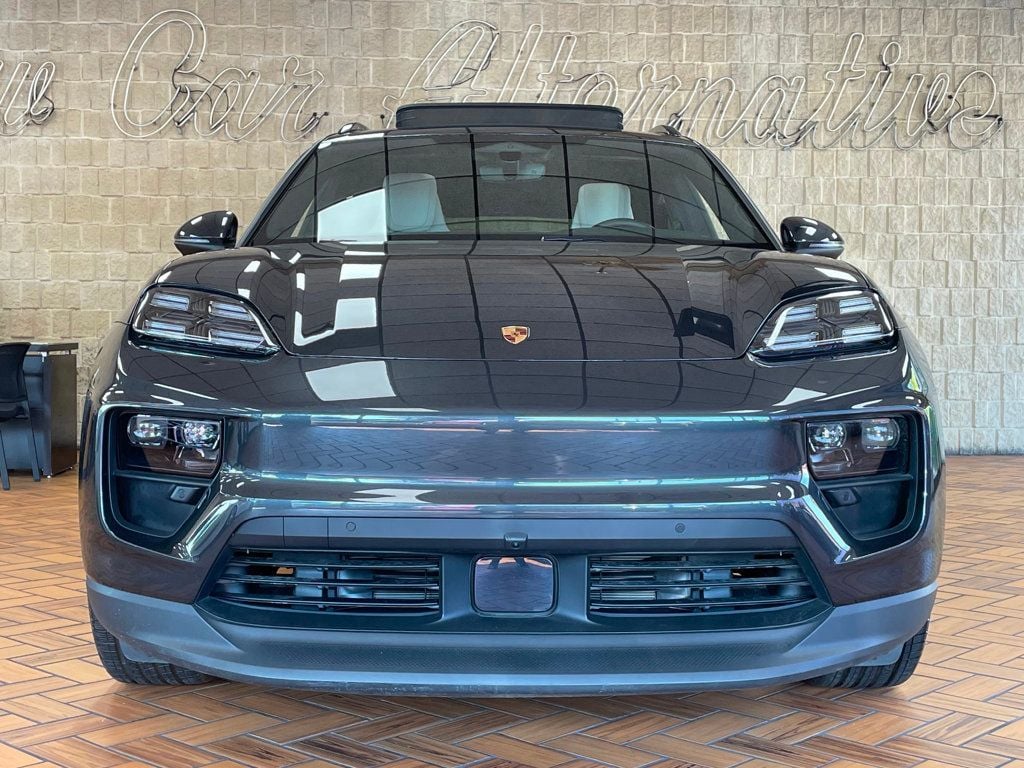 2024 Porsche Macan Electric 4 photo 2