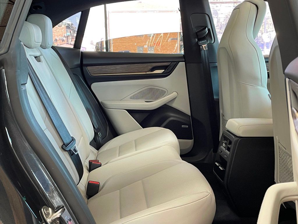 2024 Porsche Macan Electric 4 photo 29