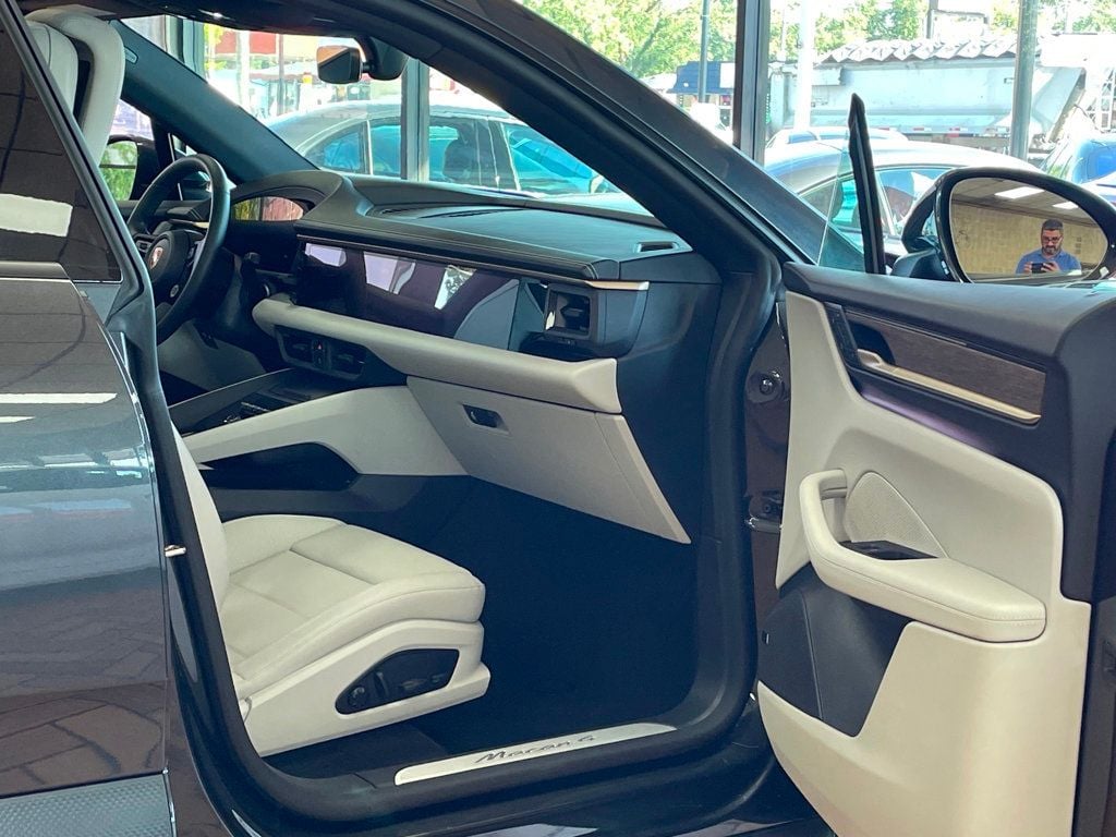 2024 Porsche Macan Electric 4 photo 30