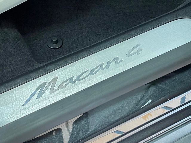 2024 Porsche Macan Electric 4 AWD - 22918614 - 32