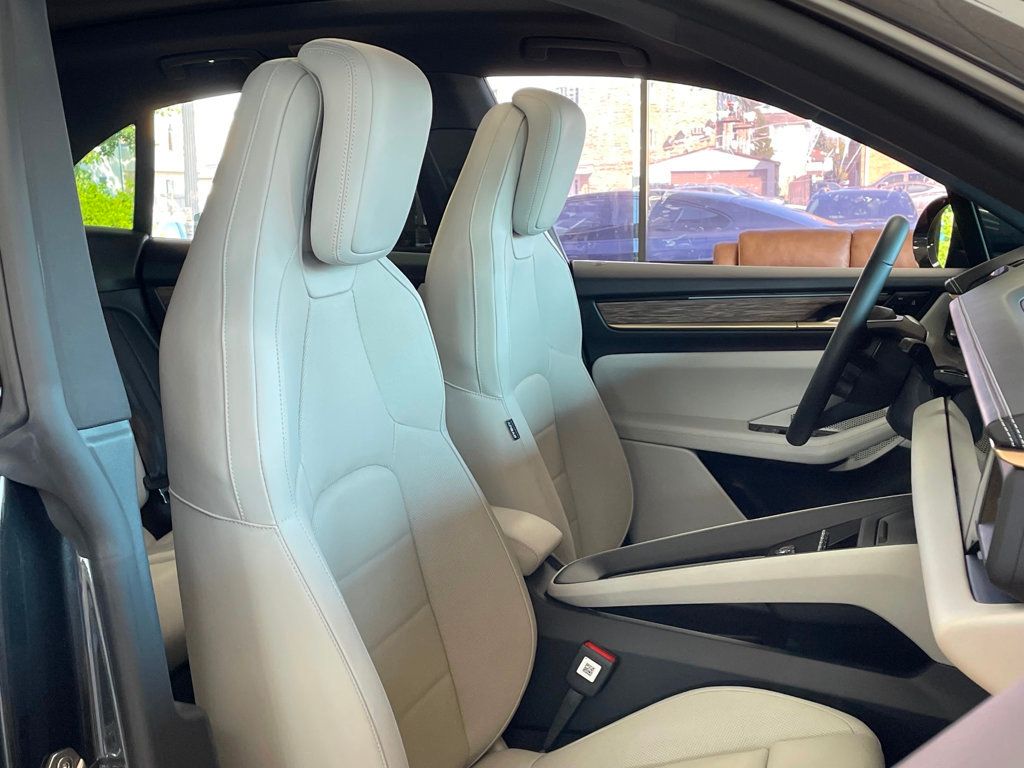 2024 Porsche Macan Electric 4 photo 33
