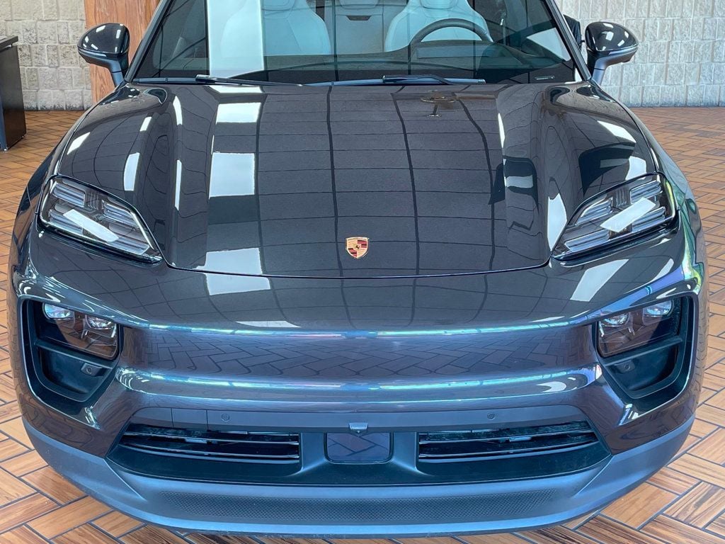 2024 Porsche Macan Electric 4 photo 3