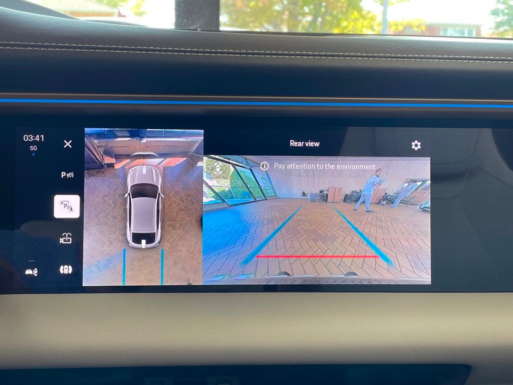 2024 Porsche Macan Electric 4 photo 42