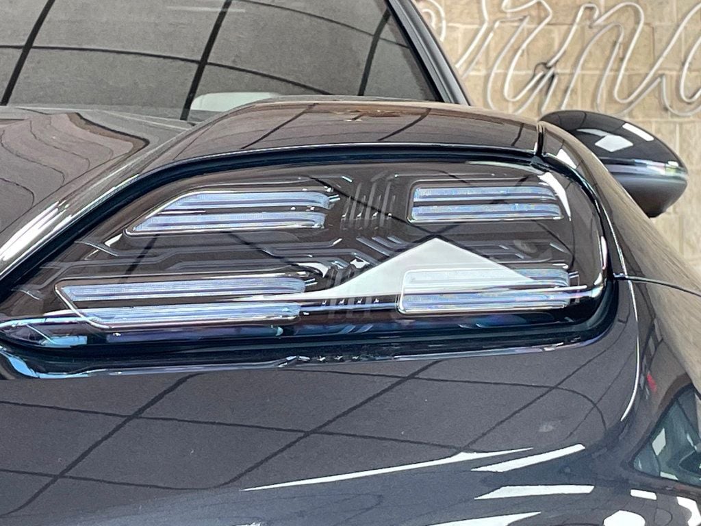 2024 Porsche Macan Electric 4 photo 4