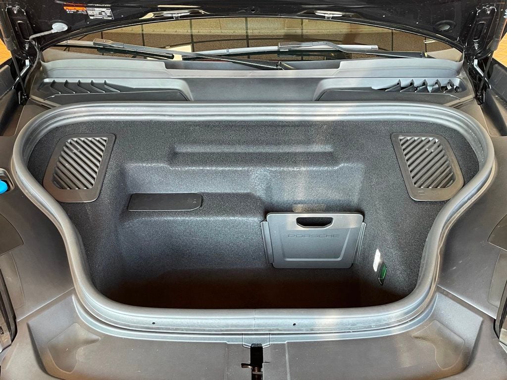 2024 Porsche Macan Electric 4 photo 48