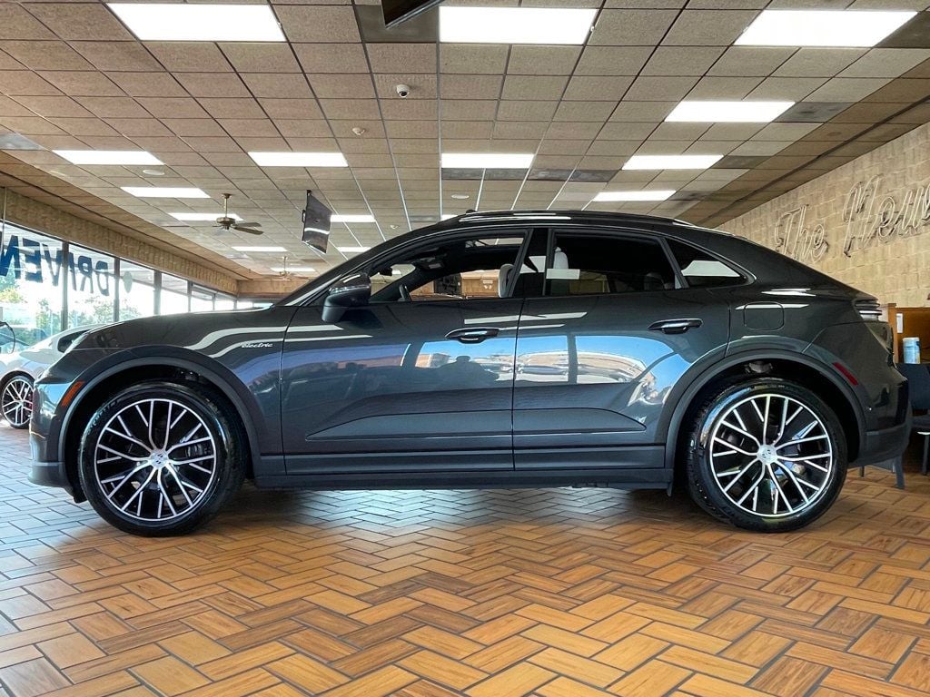2024 Porsche Macan Electric 4 photo 7