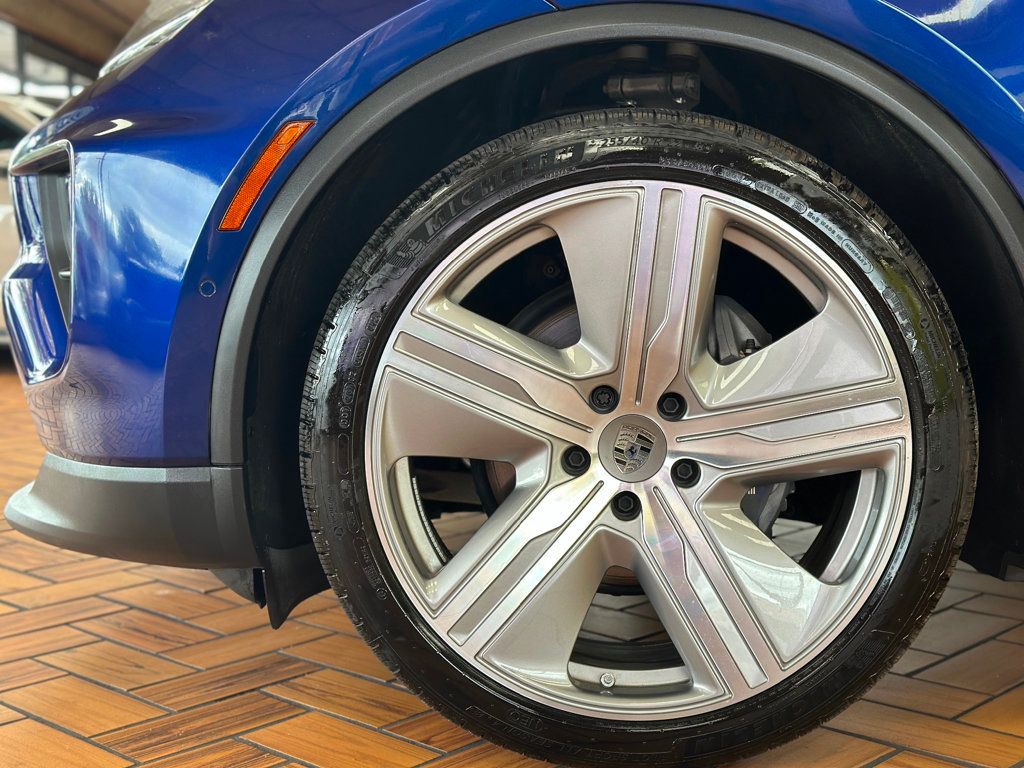 2024 Porsche Macan Electric 4 AWD - 22930926 - 5