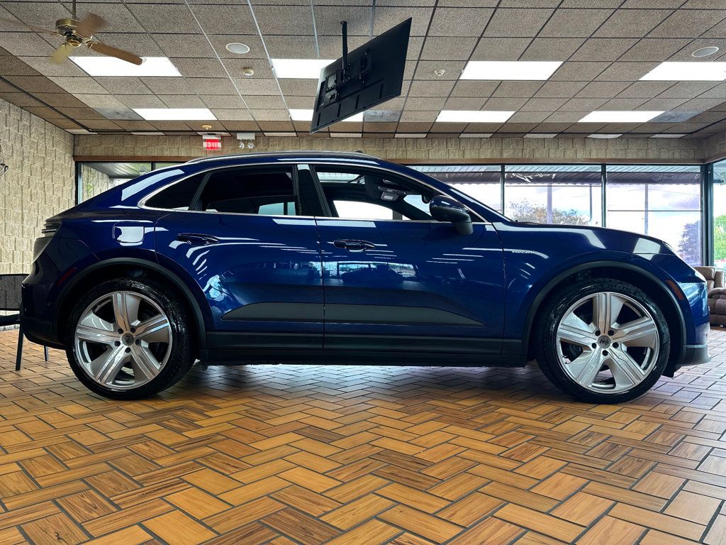 2024 Porsche Macan Electric 4 AWD - 22930926 - 8