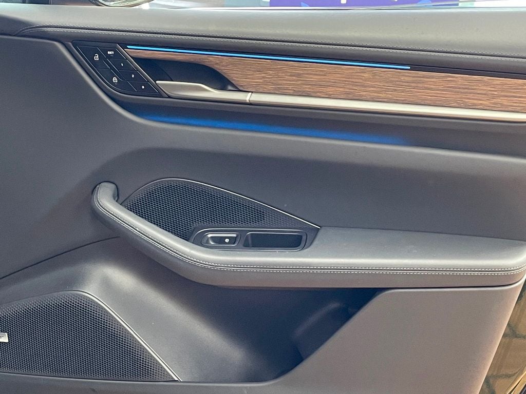 2024 Porsche Macan Electric 4 AWD - 22965551 - 28