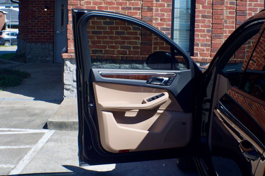 2024 Porsche Macan MSRP$74470/PremiumPlusPkg/Heated&CooledSeats/PanoramicSunroof - 22993061 - 17