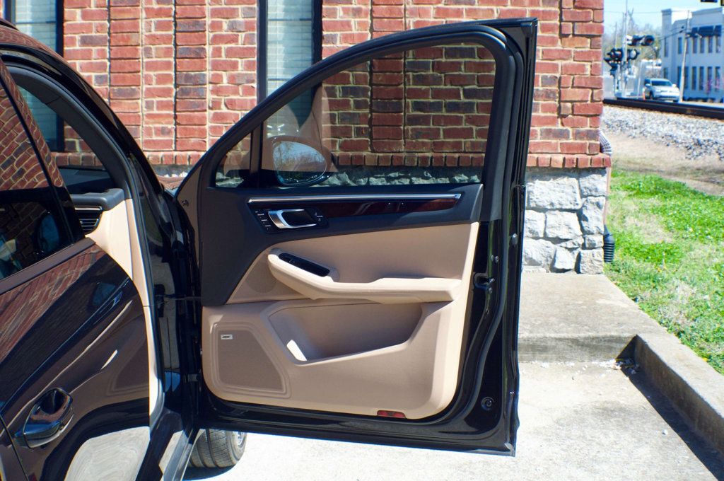 2024 Porsche Macan MSRP$74470/PremiumPlusPkg/Heated&CooledSeats/PanoramicSunroof - 22993061 - 39