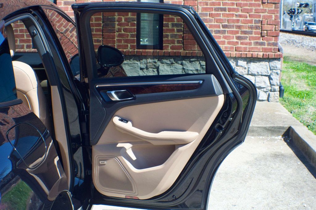 2024 Porsche Macan MSRP$74470/PremiumPlusPkg/Heated&CooledSeats/PanoramicSunroof - 22993061 - 46