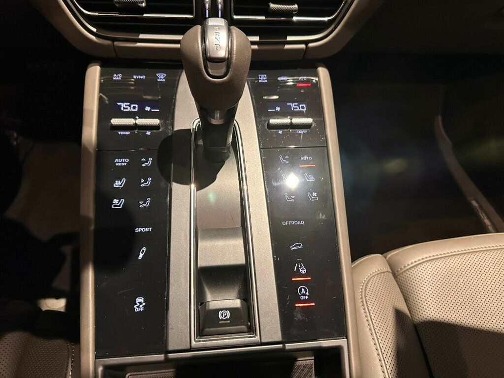 2024 Porsche Macan MSRP$88560/PremiumPlusPkg/Heated&CooledSeats/PanoramicSunroof - 23007771 - 22