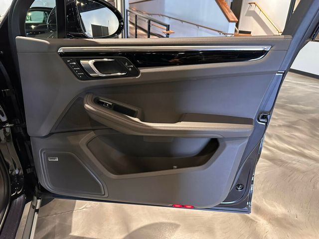 2024 Porsche Macan MSRP$88560/PremiumPlusPkg/Heated&CooledSeats/PanoramicSunroof - 23007771 - 31