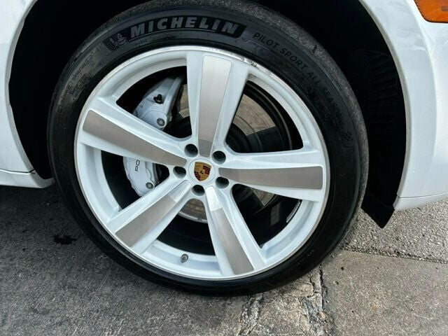 2024 Porsche Macan MSRP$89730/PremiumPlusPkg/PanoramicSunroof/LaneChangeAssist - 22969055 - 30