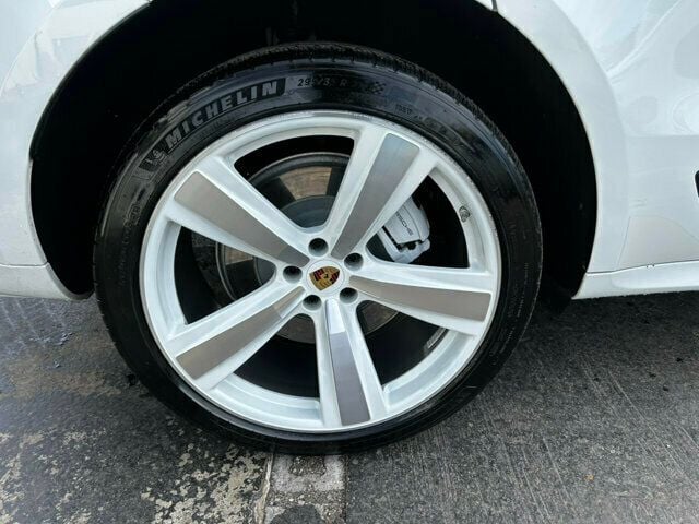 2024 Porsche Macan MSRP$89730/PremiumPlusPkg/PanoramicSunroof/LaneChangeAssist - 22969055 - 31