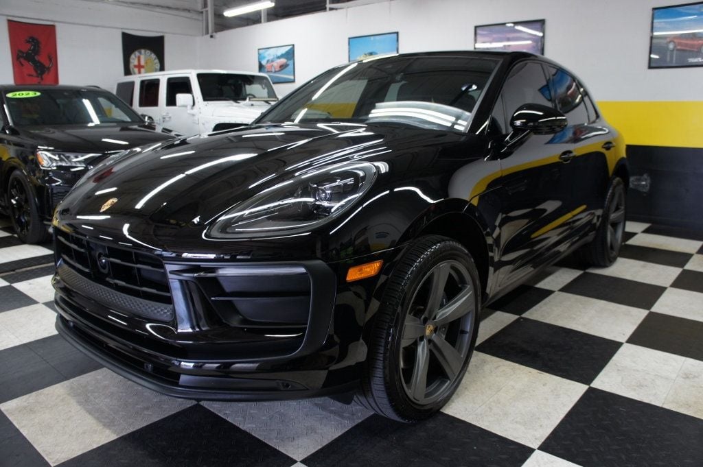 2024 Porsche Macan GTS photo 3