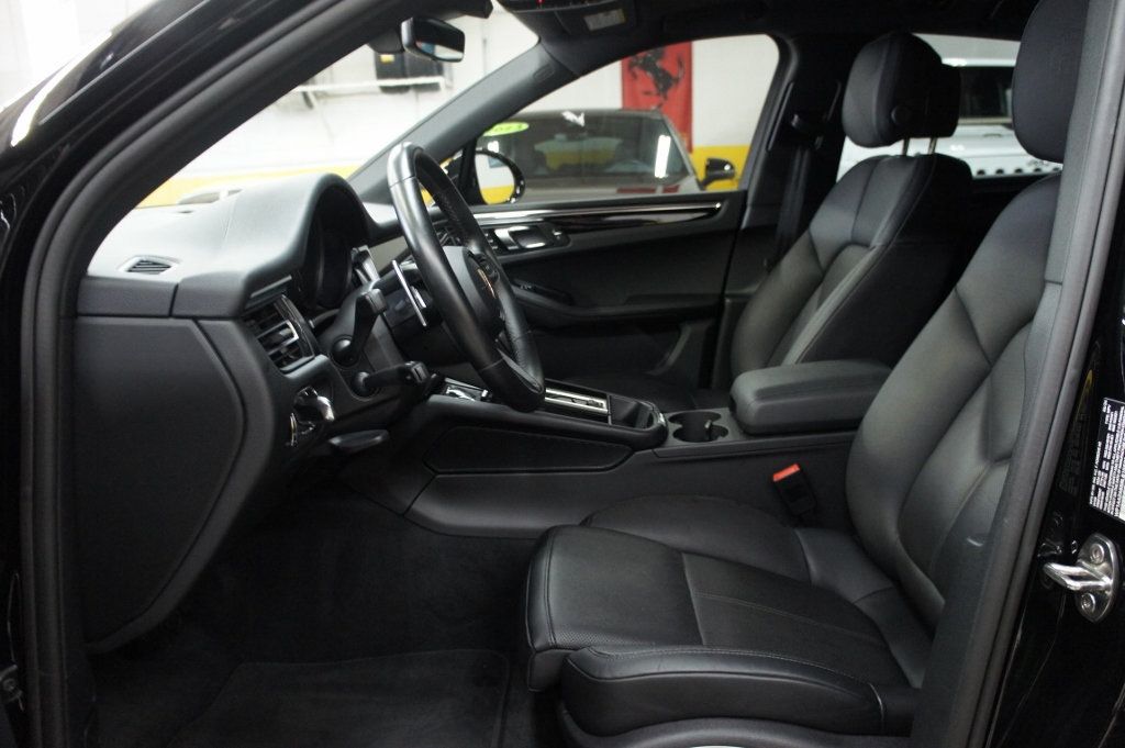 2024 Porsche Macan GTS photo 28