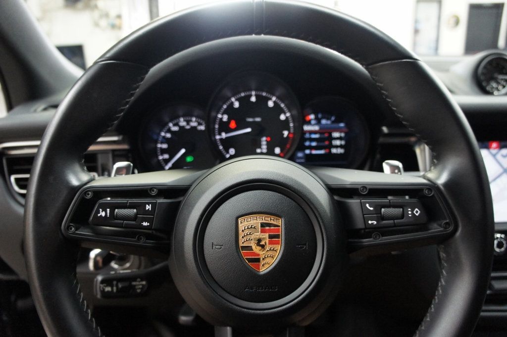 2024 Porsche Macan GTS photo 35