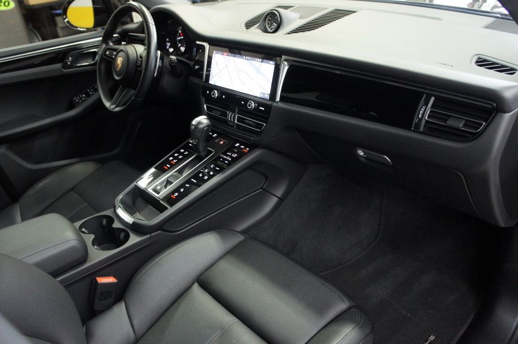 2024 Porsche Macan GTS photo 4