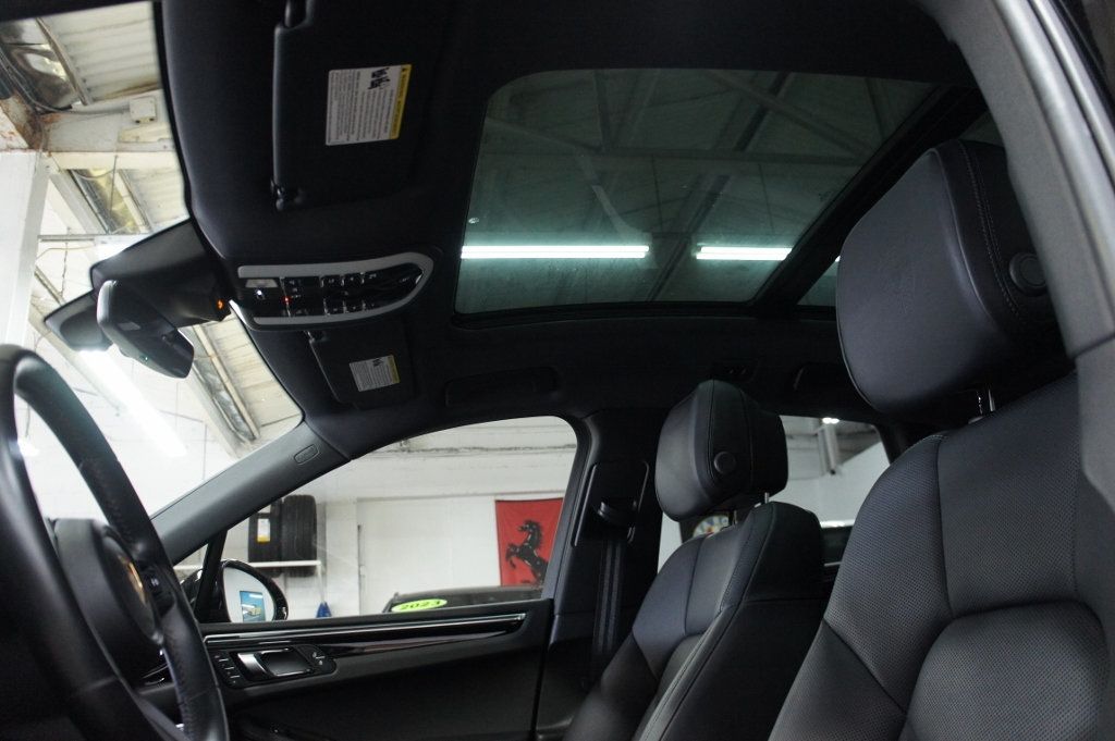 2024 Porsche Macan GTS photo 38