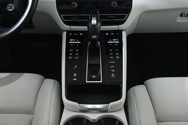 2024 Porsche Macan S - 22975699 - 16