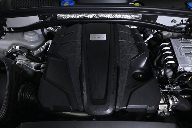 2024 Porsche Macan S - 22975699 - 31
