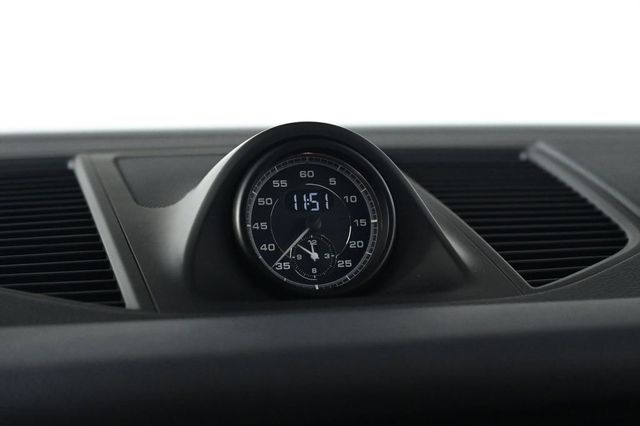 2024 Porsche Macan S - 23030506 - 23