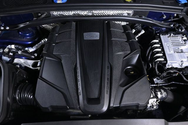 2024 Porsche Macan S - 23030506 - 28